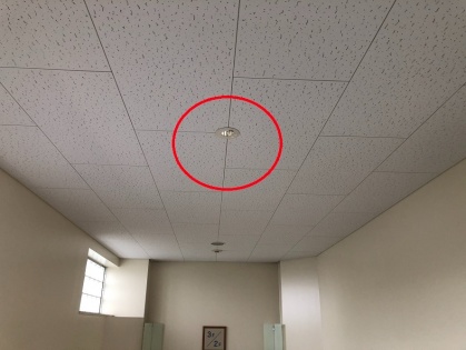 オフィスの非常用照明器具取替電気工事