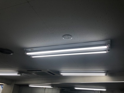 オフィスの蛍光灯LED化、及び非常用照明器具新設電気工事